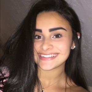 Meet your Posher, Cristina